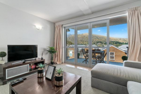 Lakeside Living - Modern 2-Bedroom Apartment